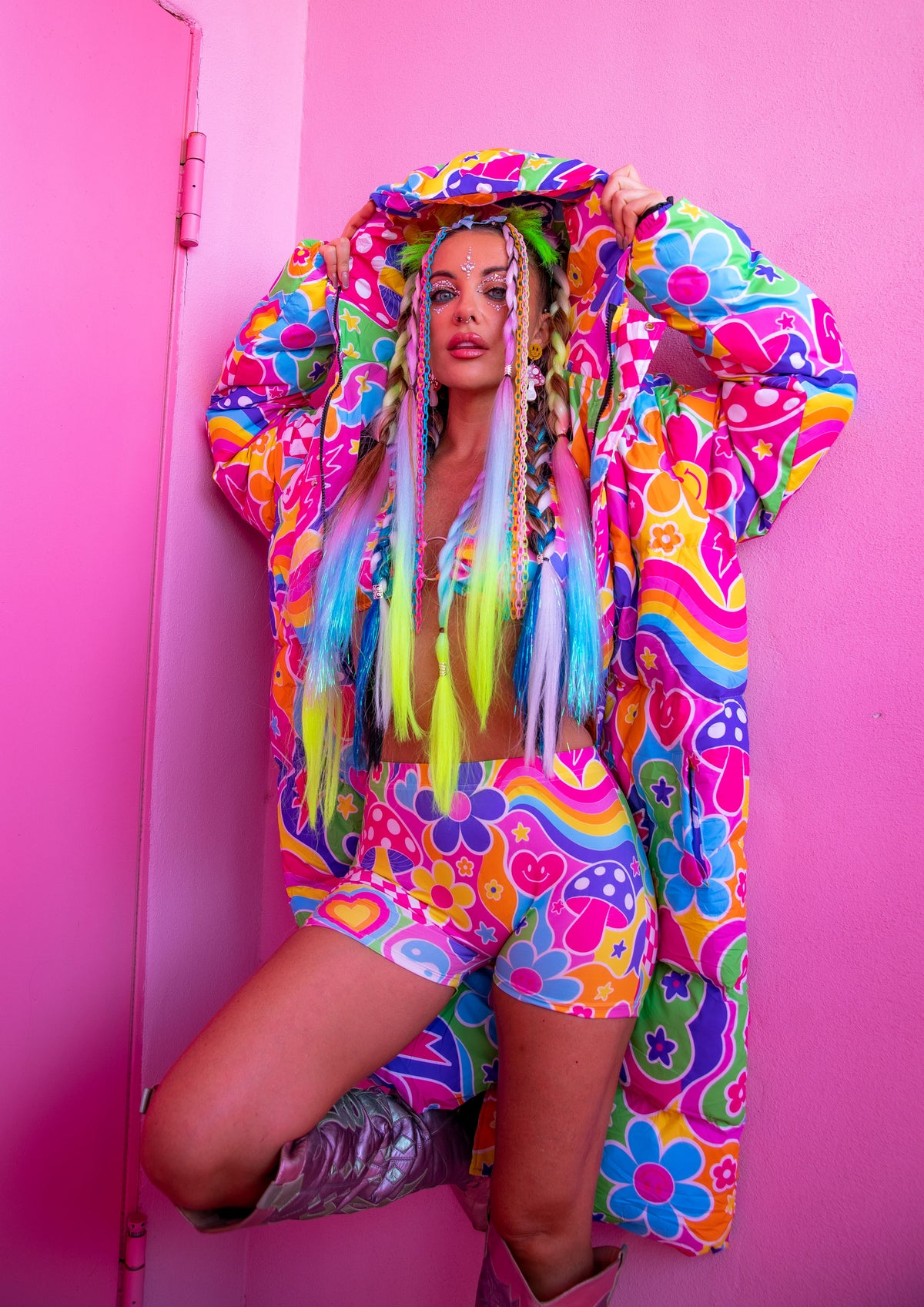 Groovy Love Hot Pants